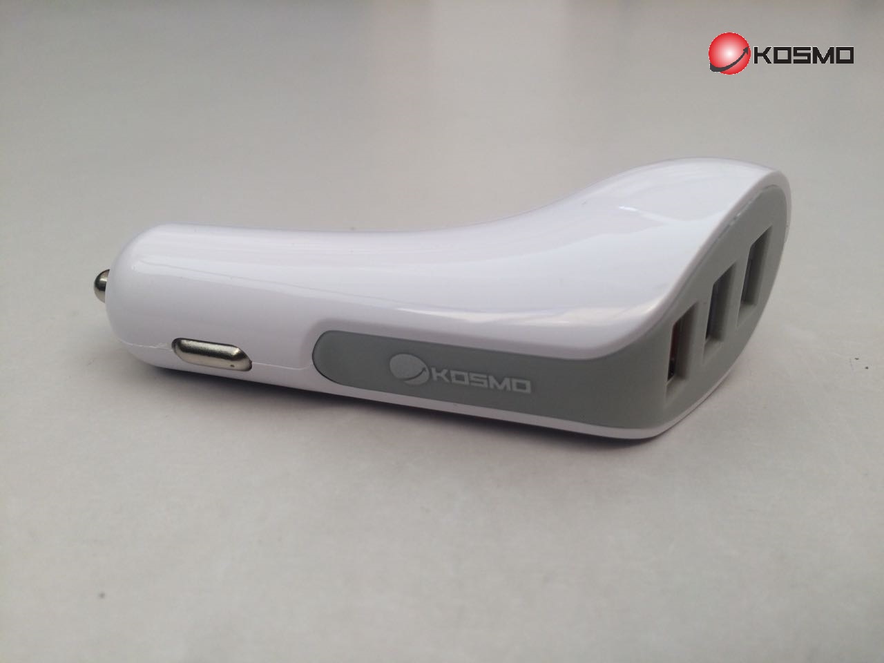 CARGADOR  12V 3 USB 7.6A